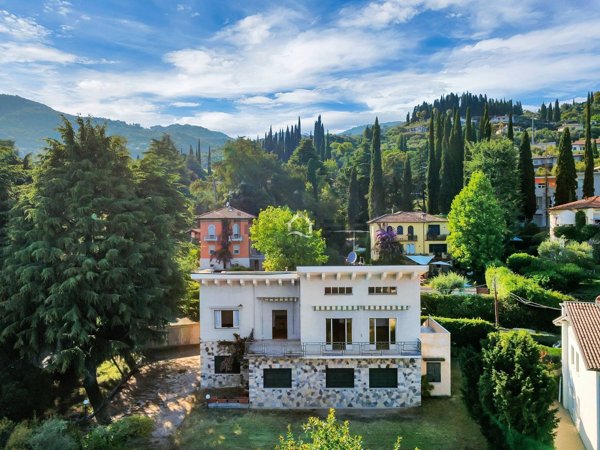 casa indipendente in vendita a Gardone Riviera in zona Fasano