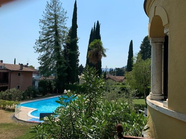 appartamento in vendita a Gardone Riviera in zona Morgnaga