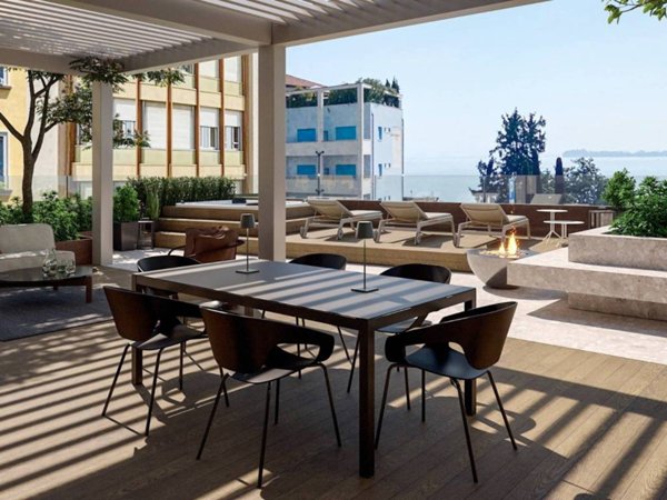 appartamento in vendita a Gardone Riviera in zona Morgnaga