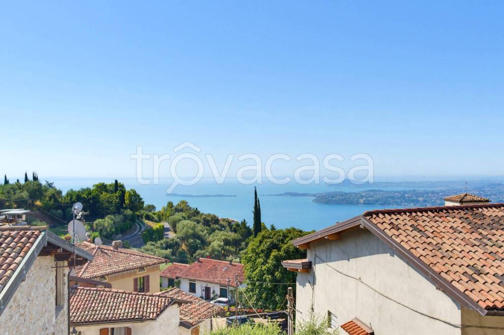 appartamento in vendita a Gardone Riviera in zona Tresnico