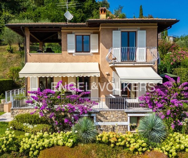 casa indipendente in vendita a Gardone Riviera in zona Morgnaga