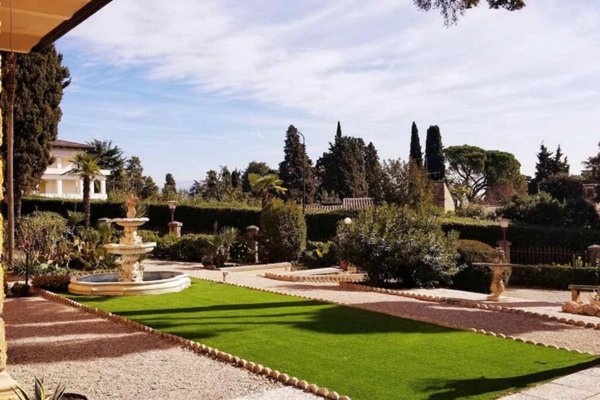 casa indipendente in vendita a Gardone Riviera in zona Morgnaga