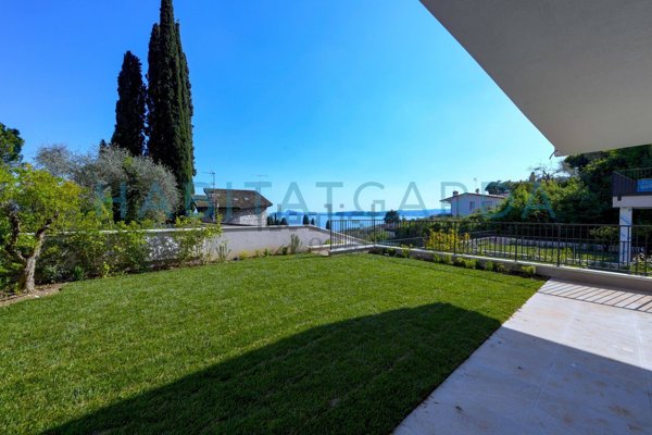 appartamento in vendita a Gardone Riviera in zona Fasano