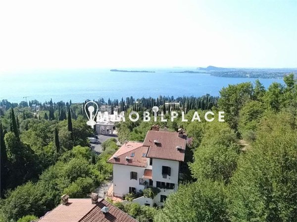 casa indipendente in vendita a Gardone Riviera