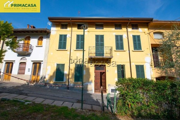 appartamento in vendita a Gardone Riviera in zona Morgnaga