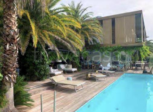 casa indipendente in vendita a Gardone Riviera in zona Tresnico