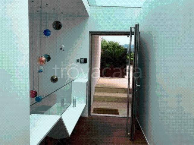 casa indipendente in vendita a Gardone Riviera in zona Fasano