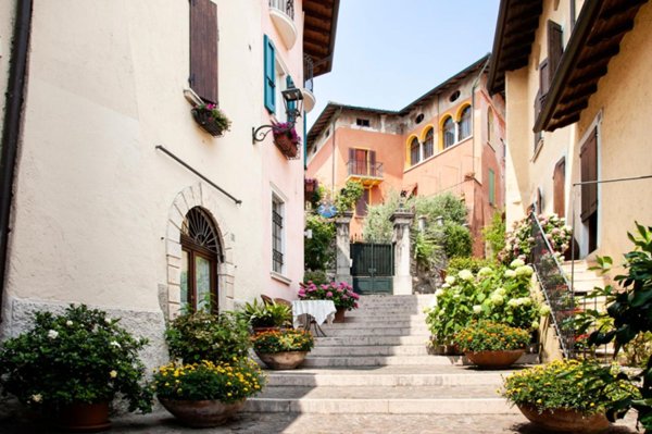 appartamento in vendita a Gardone Riviera in zona Fasano