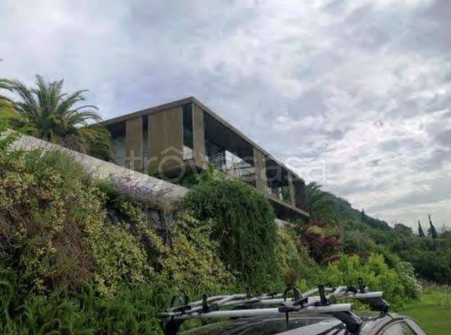 casa indipendente in vendita a Gardone Riviera