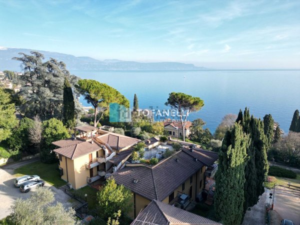 appartamento in vendita a Gardone Riviera in zona Morgnaga
