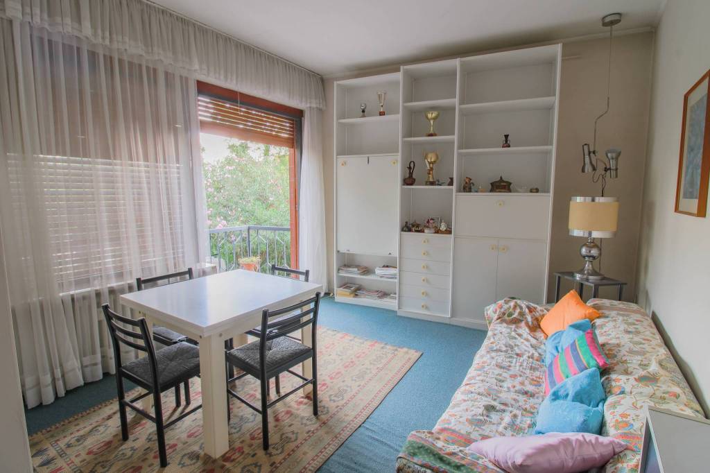 appartamento in vendita a Gardone Riviera in zona Morgnaga