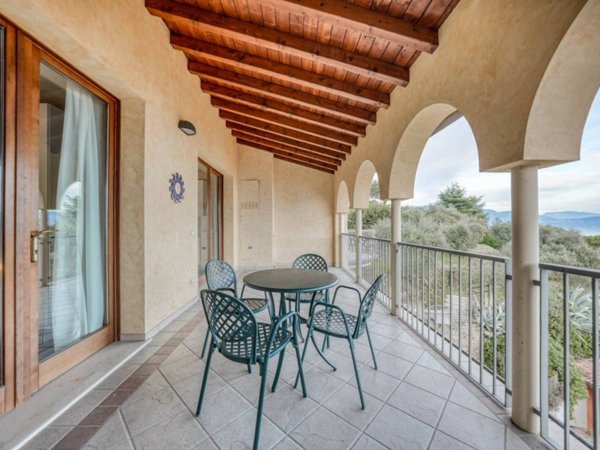 appartamento in vendita a Gardone Riviera in zona Fasano