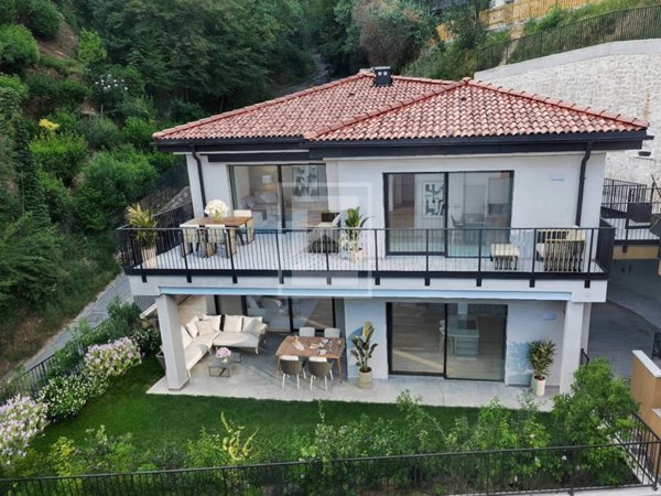 appartamento in vendita a Gardone Riviera in zona Fasano