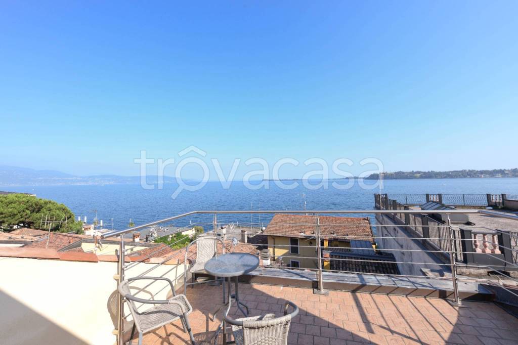casa indipendente in vendita a Gardone Riviera in zona Fasano