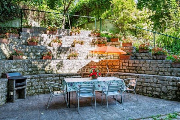 appartamento in vendita a Gardone Riviera in zona Morgnaga