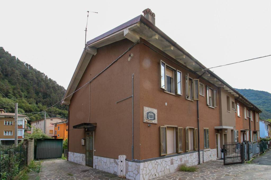 casa indipendente in vendita a Gardone Val Trompia in zona Inzino