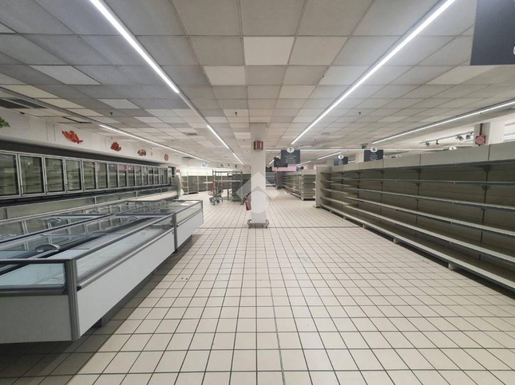 negozio in vendita a Gardone Val Trompia in zona Inzino