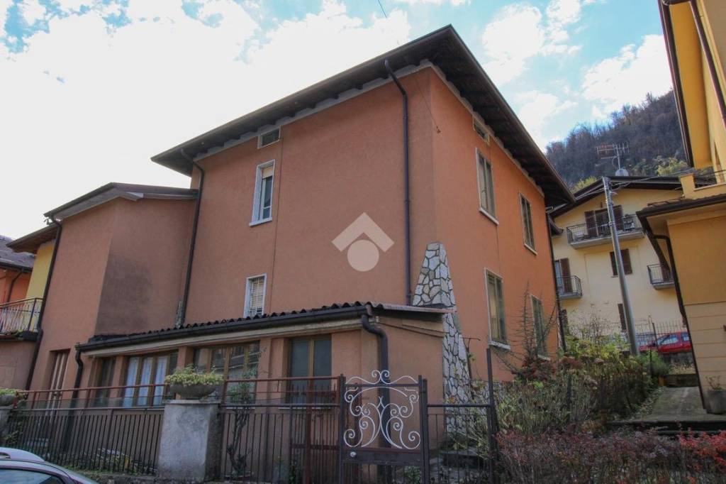 casa indipendente in vendita a Gardone Val Trompia in zona Inzino
