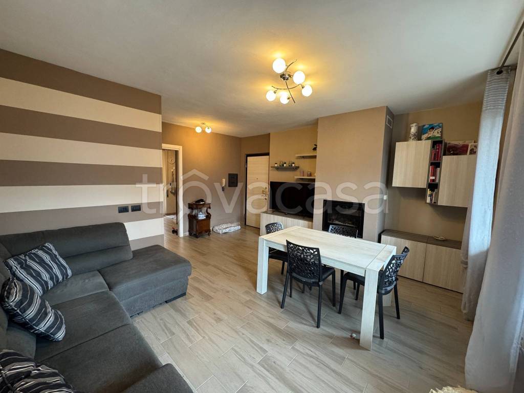 appartamento in vendita a Gardone Val Trompia in zona Inzino