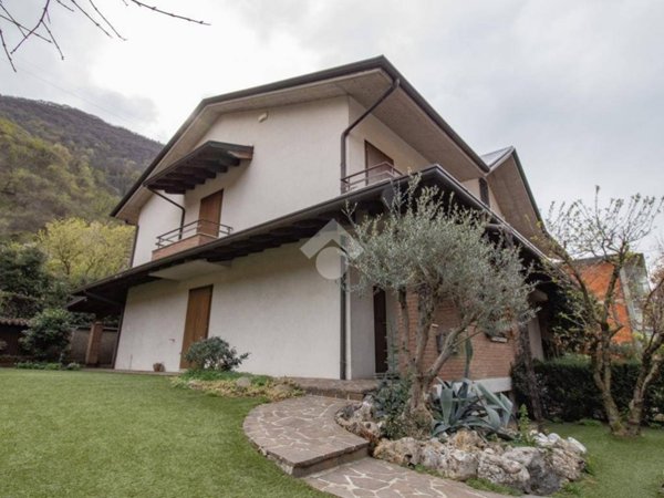 casa indipendente in vendita a Gardone Val Trompia in zona Magno