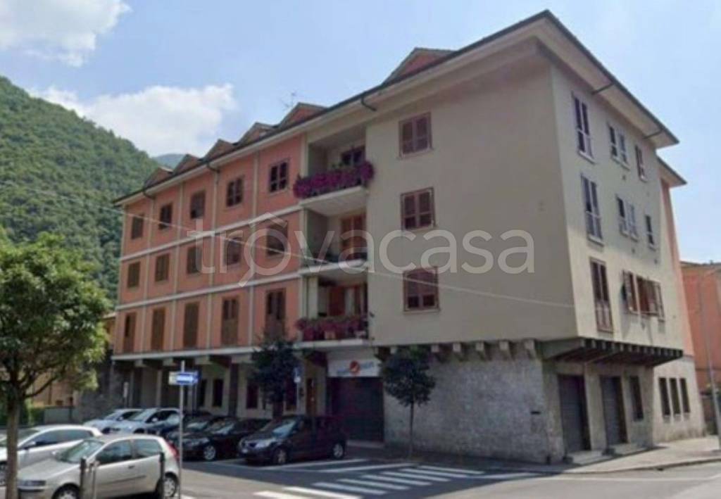 ufficio in vendita a Gardone Val Trompia in zona Inzino