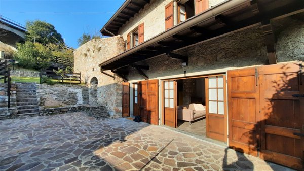 casa indipendente in vendita a Gargnano in zona Bogliaco