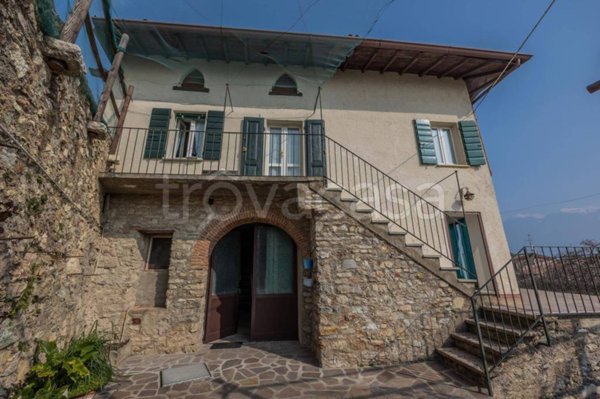 casa indipendente in vendita a Gargnano in zona Muslone