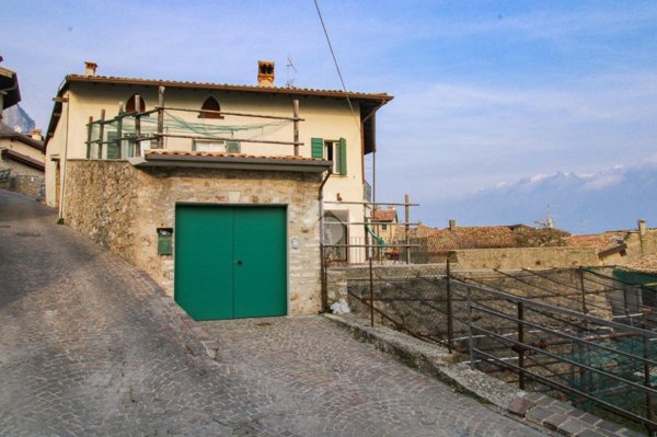 casa indipendente in vendita a Gargnano in zona Muslone