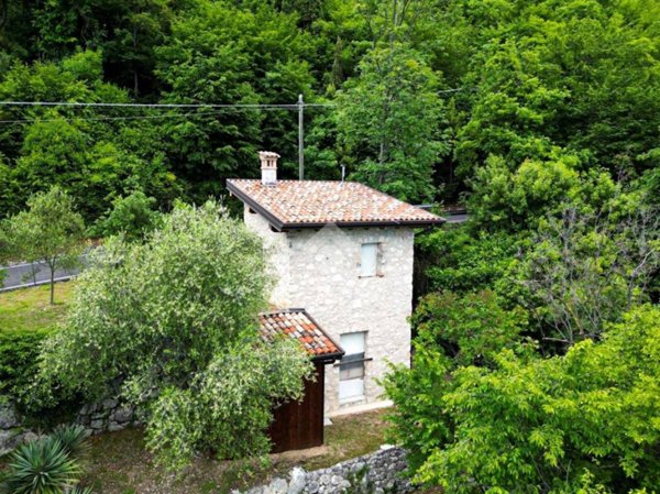 appartamento in vendita a Gargnano in zona Muslone