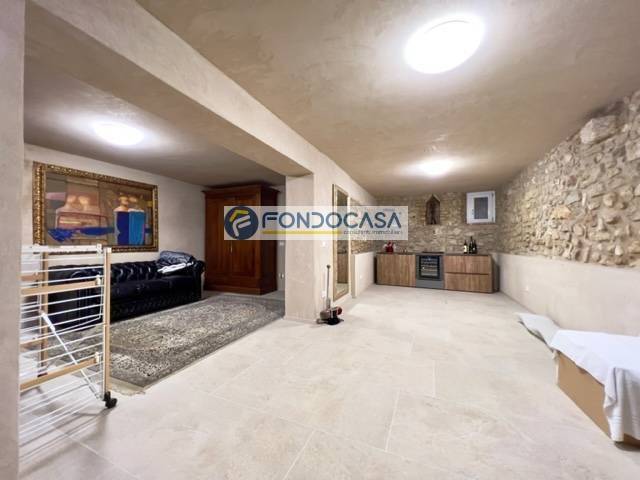 casa indipendente in vendita a Gargnano