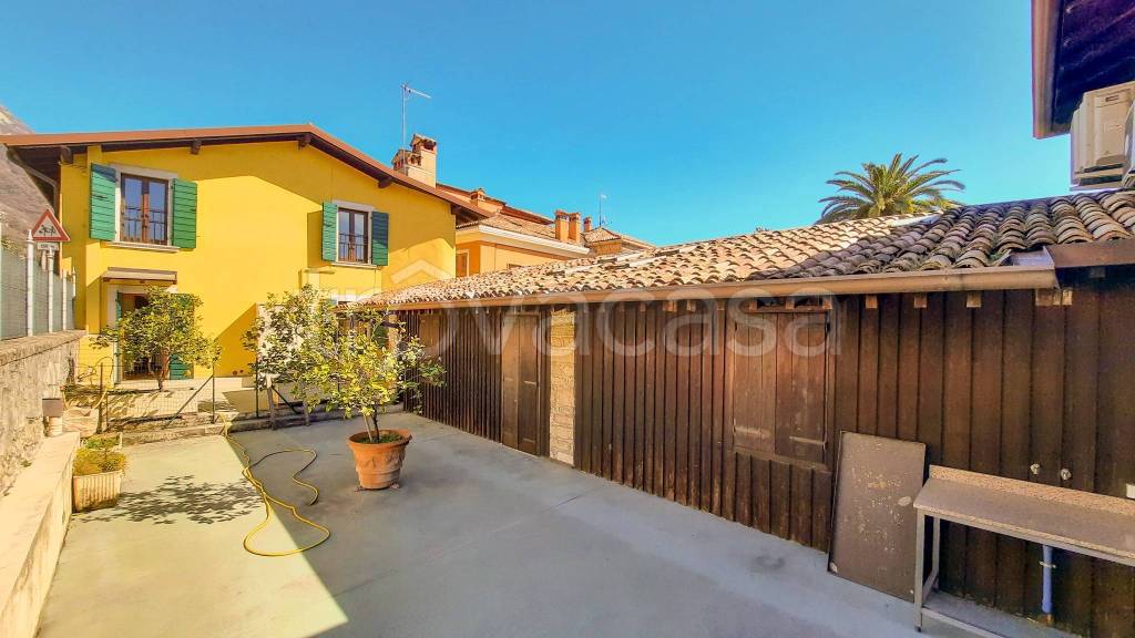 appartamento in vendita a Gargnano in zona Villa