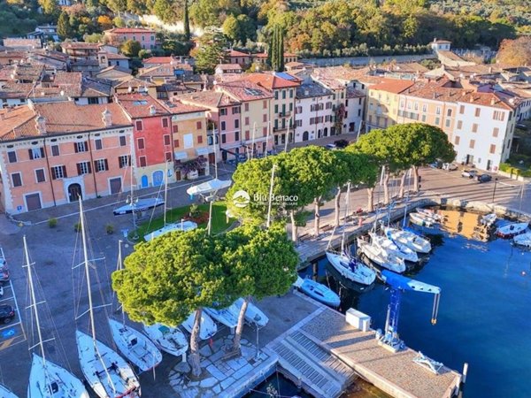 appartamento in vendita a Gargnano in zona Bogliaco