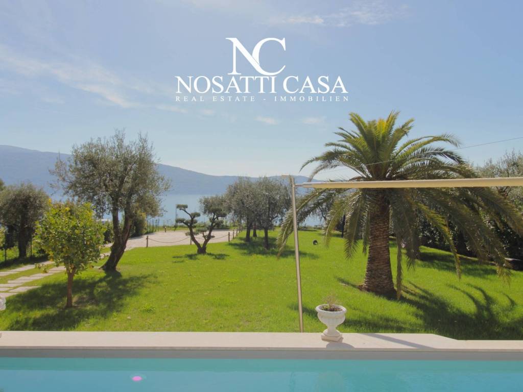 casa indipendente in vendita a Gargnano in zona Bogliaco