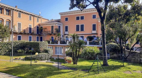appartamento in vendita a Gargnano in zona Bogliaco
