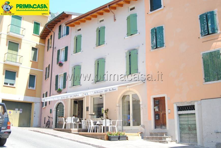 negozio in vendita a Gargnano