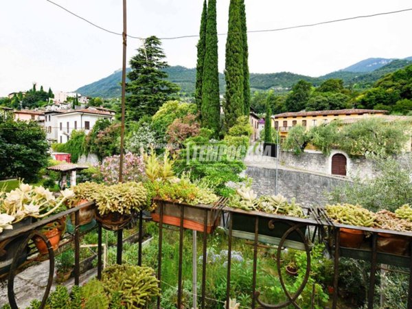 appartamento in vendita a Gargnano in zona Bogliaco