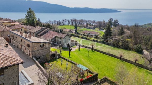 appartamento in vendita a Gargnano in zona Liano
