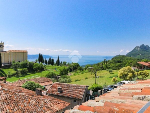 casa indipendente in vendita a Gargnano in zona Sasso