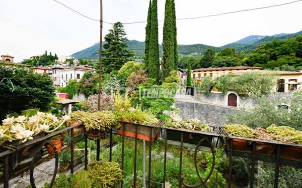 appartamento in vendita a Gargnano in zona Bogliaco