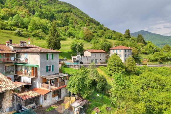 casa indipendente in vendita a Gargnano in zona Costa