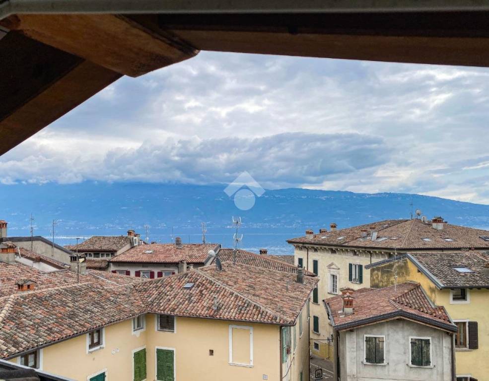 appartamento in vendita a Gargnano in zona Bogliaco