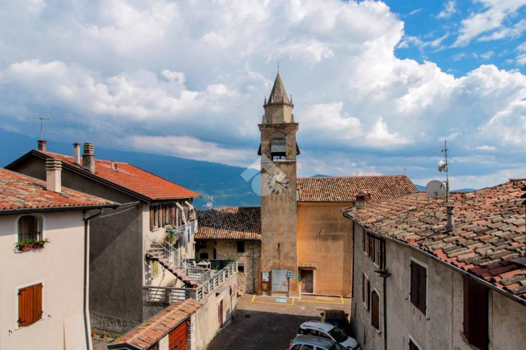 appartamento in vendita a Gargnano in zona Muslone