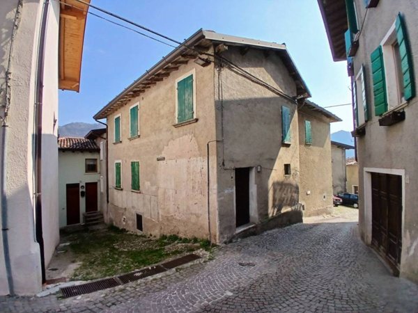 casa indipendente in vendita a Gargnano in zona Costa