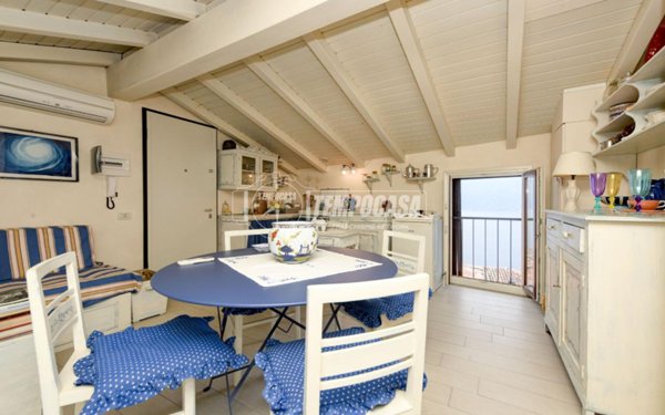 appartamento in vendita a Gargnano in zona Zuino