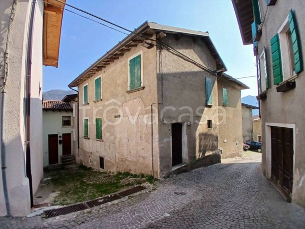 casa indipendente in vendita a Gargnano in zona Costa