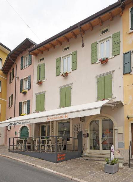casa indipendente in vendita a Gargnano