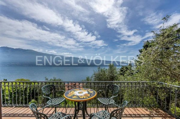 casa indipendente in vendita a Gargnano in zona Villa