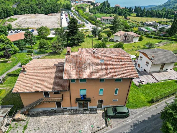 casa indipendente in vendita a Gargnano in zona Sasso