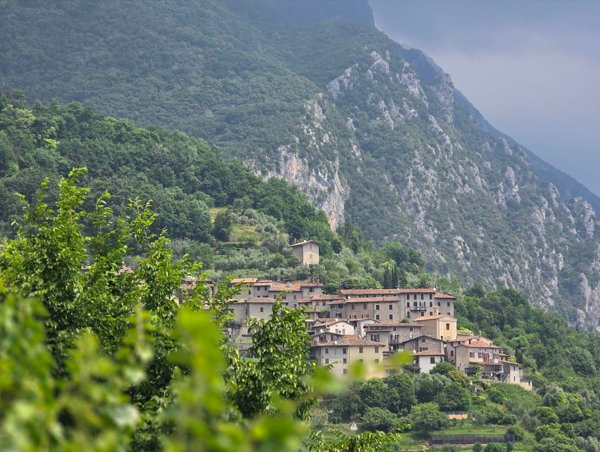 casa indipendente in vendita a Gargnano in zona Muslone
