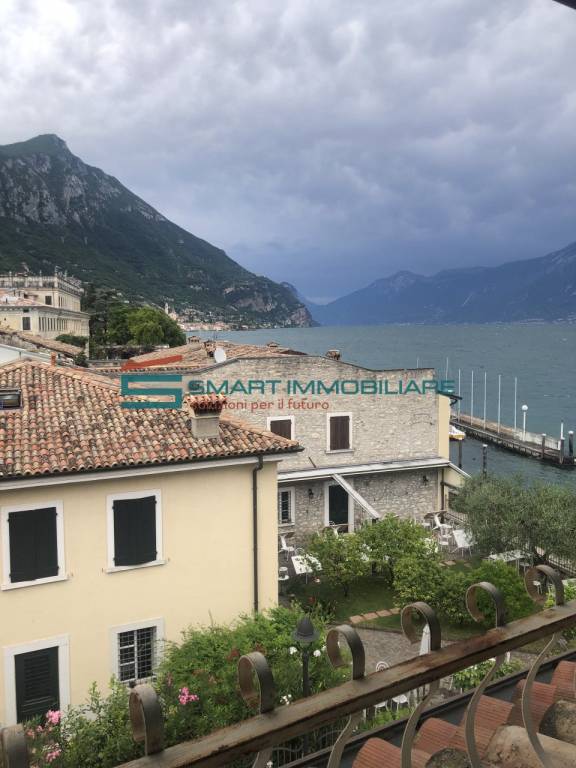 appartamento in vendita a Gargnano in zona Bogliaco